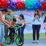 Rosi Bayardo festeja a las niñas y niños de Marimar II