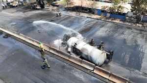 Pierde la vida una persona tras la explosión de una pipa de gas en la autopista Colima – Manzanillo