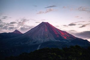 Volcán de Colima permanece estable y con baja actividad: UEPC